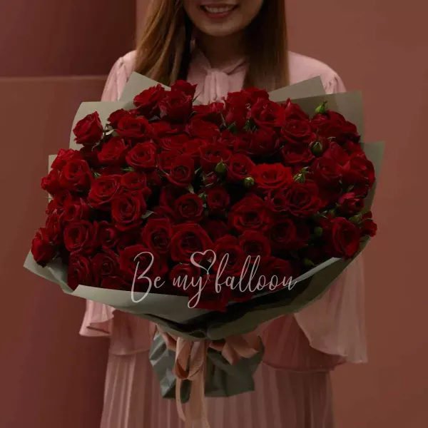 Классический микс из красных роз