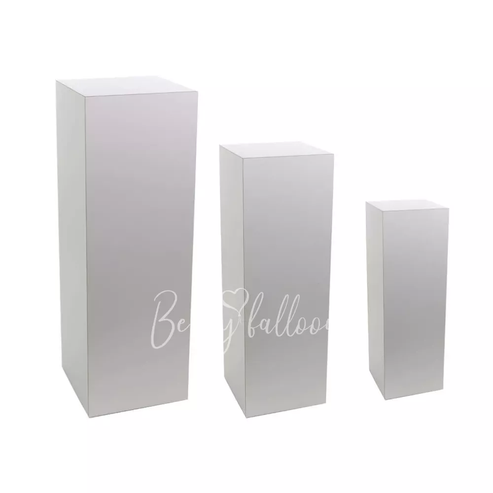 3 квадратных стойки